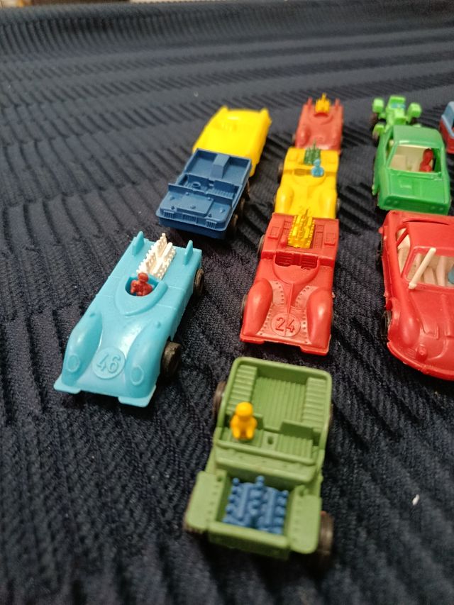 10  Coches Clásicos  Años  70
Escala 1:43  ó  1:50