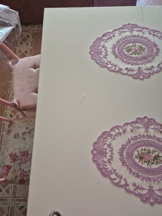 Mesa blanca de madera - Comedor
