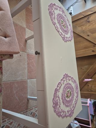 Mesa blanca de madera - Comedor