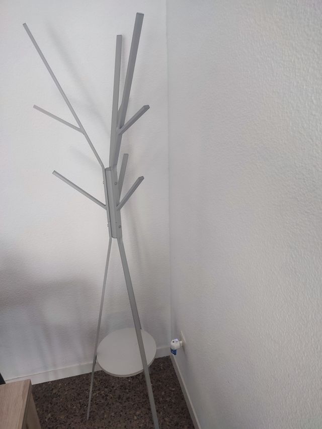 Perchero gris - Colgador ropa