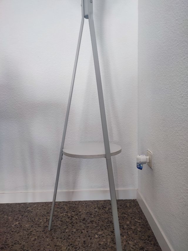 Perchero gris - Colgador ropa