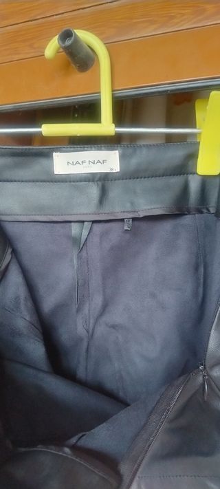 Shorts cuero Naf Naf negros