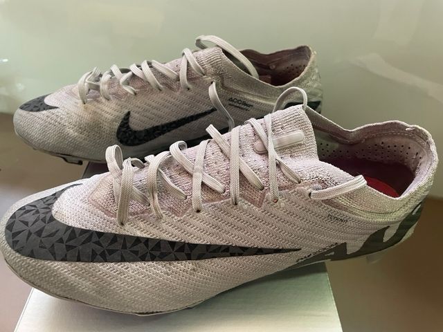 Botas Nike Fútbol - Gris/Negro