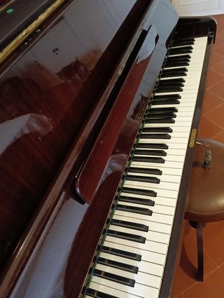 Piano Rönisch vertical