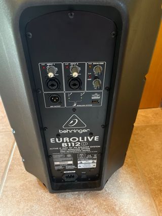 2 Altavoces Behringer B112D
