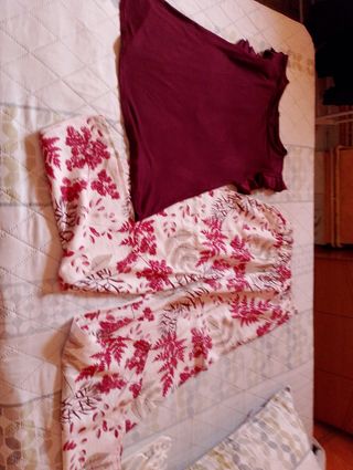 Conjunto 2 piezas: top rojo y pantalón rosa