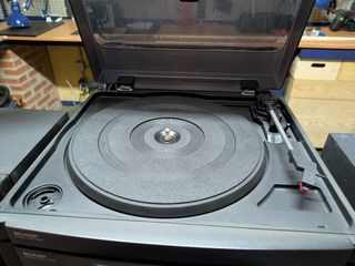Centro musical Sharp stereo turntable +2 altavoces