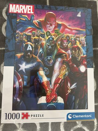 Puzle Marvel 1000 piezas Clemontoni.
Nuevo
