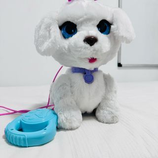 Perro de peluche interactivo