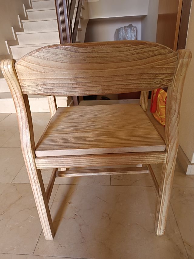 Sillón madera beige