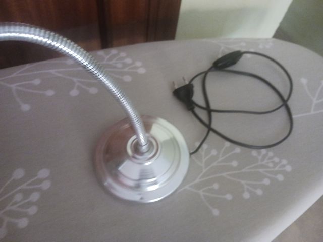 Flexo vintage metálico plateado