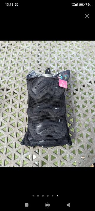 Patines Oxelo + casco + protecciones