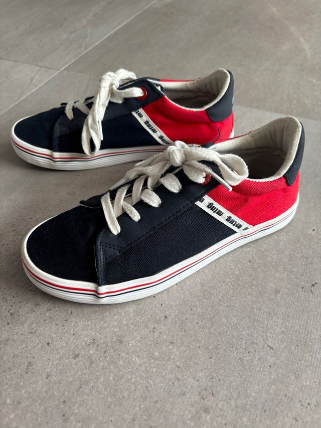 Zapatillas Mustang niño, talla 35