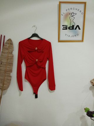 Body rojo con abertura - Talle único