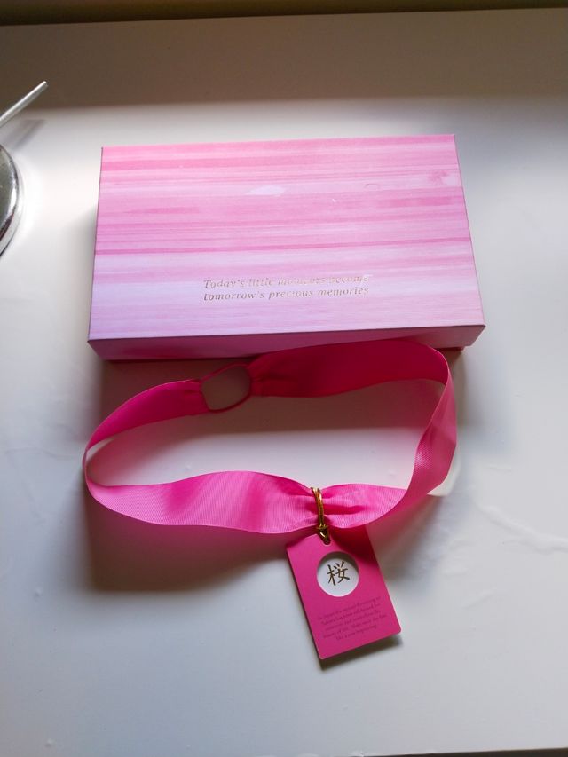 Caja Rituals vacía y cinta