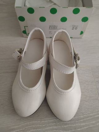 Zapatos niña blancos talla 20