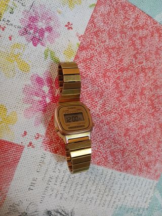 Reloj Casio dorado vintage