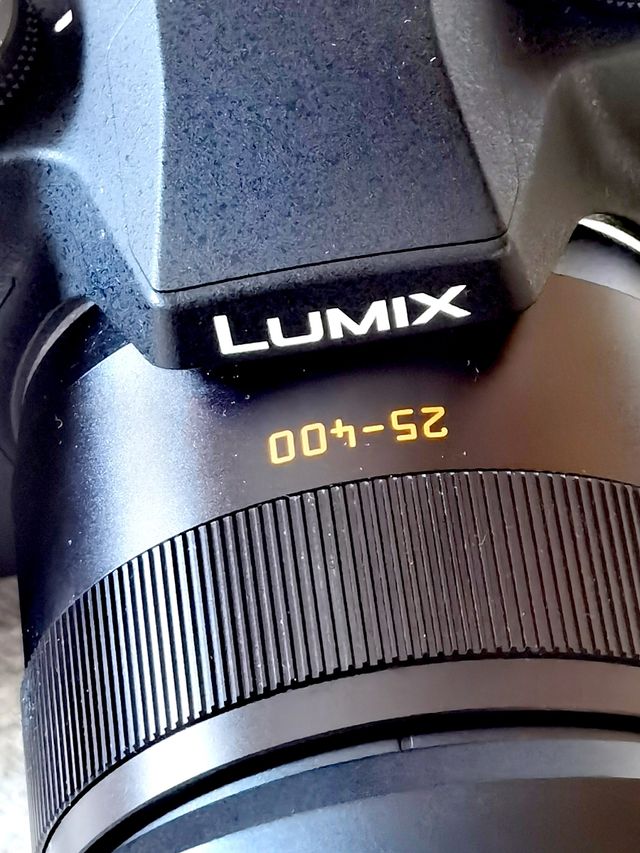 Panasonic Lumix FZ1000 + kit completo
