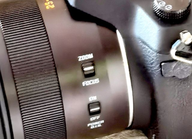 Panasonic Lumix FZ1000 + kit completo