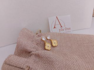 Pendientes bañado en oro 18k Ayla One