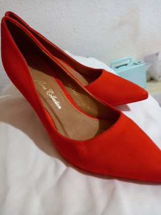 Zapatos tacón aguja rojos
