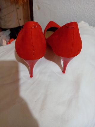 Zapatos tacón aguja rojos