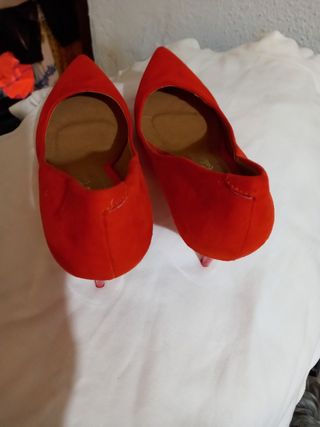 Zapatos tacón aguja rojos