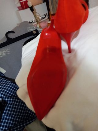 Zapatos tacón aguja rojos