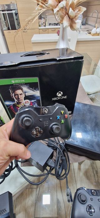 Xbox One Day One + tantissimi giochi.