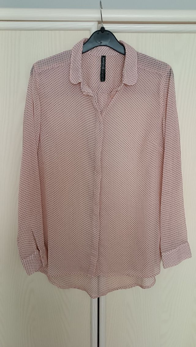 Blusa rosa Stradivarius lunares