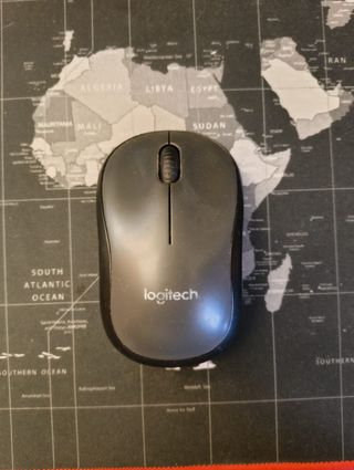 Teclado Logitech negro