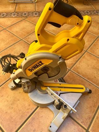 DEWALT Ingletadora Telescópica XPS DWS777 XP