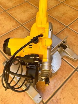 DEWALT Ingletadora Telescópica XPS DWS777 XP