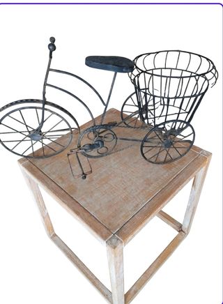 Bicicleta decorativa con flor
 60 cm largo
20 anch