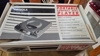 Radiola CD Portátil Antigua .nunca echo servir