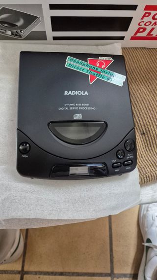 Radiola CD Portátil Antigua .nunca echo servir