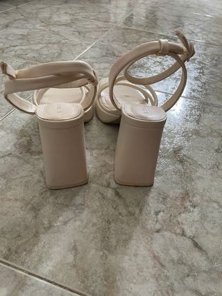 Sandalias de tacón de Stradivarius 