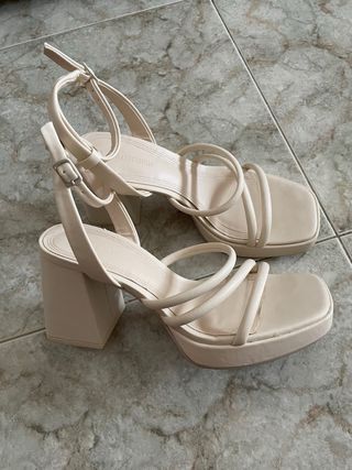 Sandalias de tacón de Stradivarius 