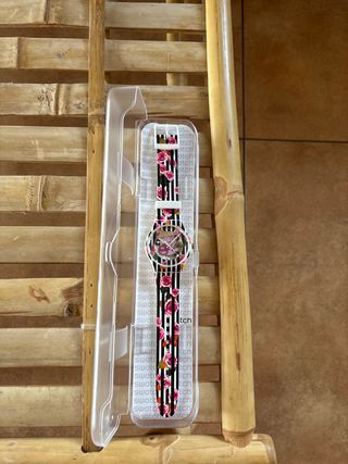 Reloj Swatch - Rosa y Blanco