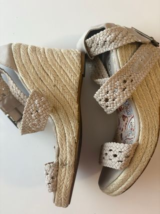 Sandalias cuña Zintia beige 36