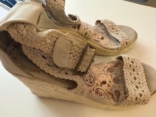 Sandalias cuña Zintia beige 36