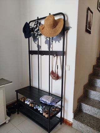 Perchero y banco con zapatero, de Ikea - Negro
