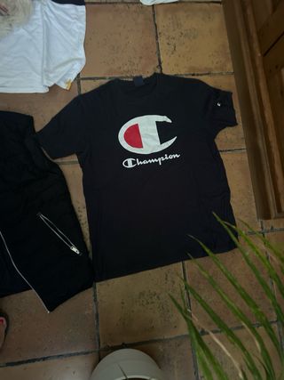 Lot, abbigliamento di marca da uomo