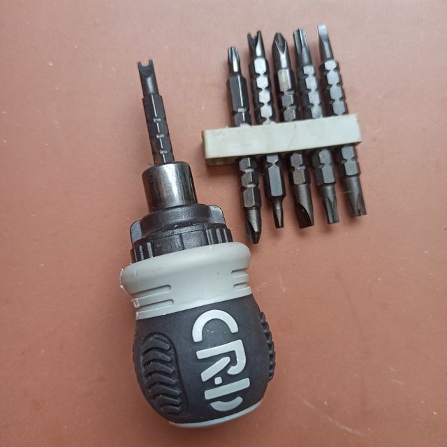 Destornillador 12 en 1