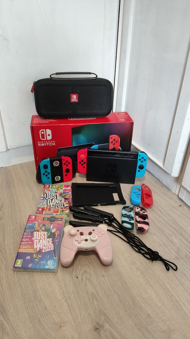 Nintendo Switch - Azul y Rojo