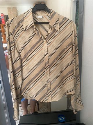 Camisa beige rayas marrones