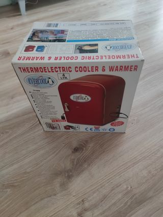 Mini nevera Coca-Cola roja