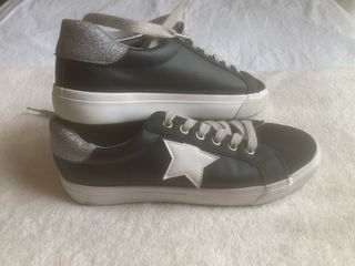 Zapatillas estilo Golden Goose negras