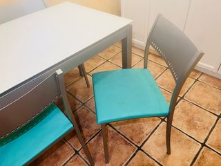 Mesa de cocina Mobliberica 4 sillas Gris y Blanca