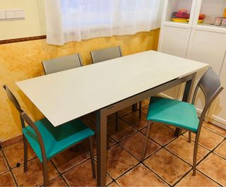 Mesa de cocina Mobliberica 4 sillas Gris y Blanca